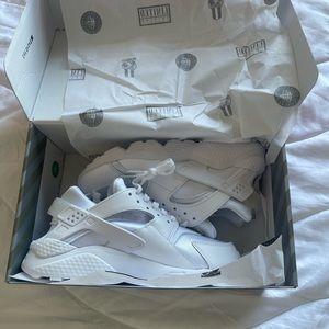 Nike Womens Air Huarache Shoes - 7 × 1